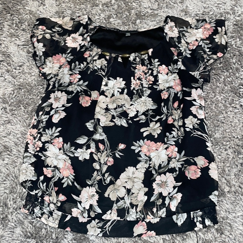 COPY - 🎉F21- floral work blouse